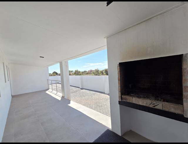 4 BEDROOM HOUSE FOR SALE IN HARBOUR LIGHTS